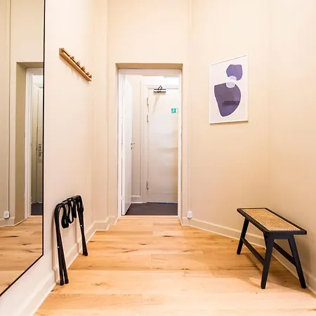 Apartment Redecorated Luxury Home In Center *